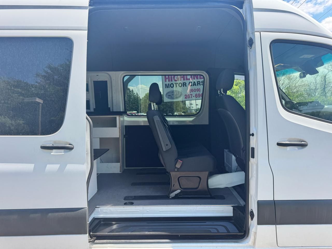 Mercedes-Benz Sprinter Van 2500 Standard Roof V6 144" 4WD 2020