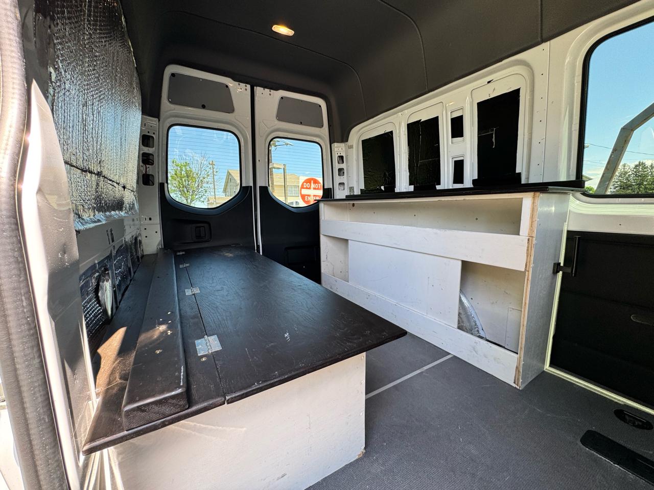 Mercedes-Benz Sprinter Van 2500 Standard Roof V6 144" 4WD 2020