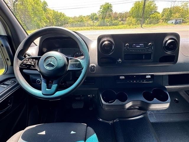 Mercedes-Benz Sprinter Van 2500 Standard Roof V6 144" 4WD 2020