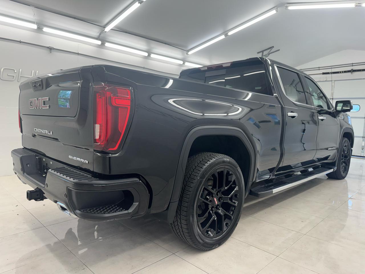 GMC Sierra 1500 4WD Crew Cab 157" Denali 2023