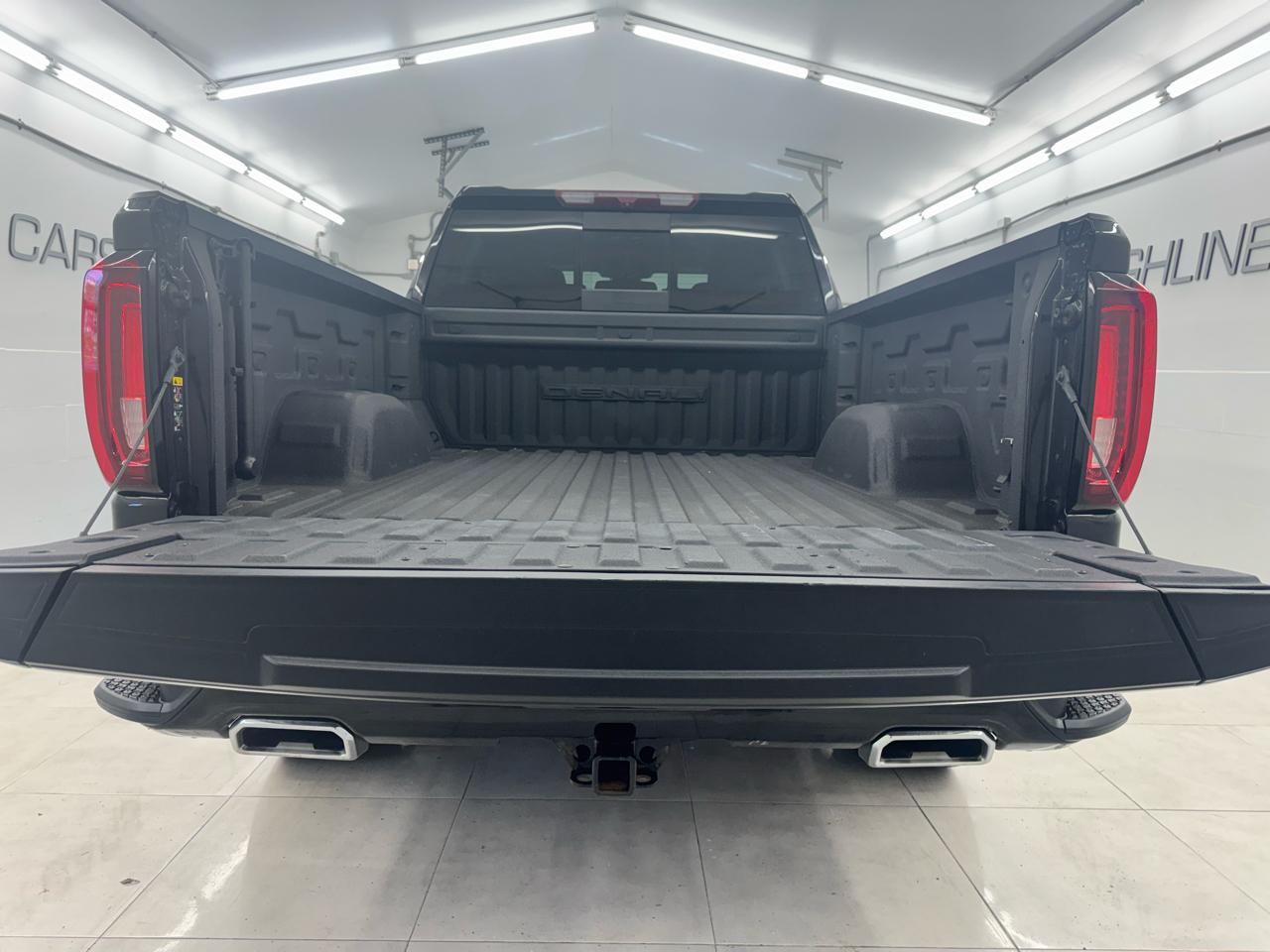 GMC Sierra 1500 4WD Crew Cab 157" Denali 2023