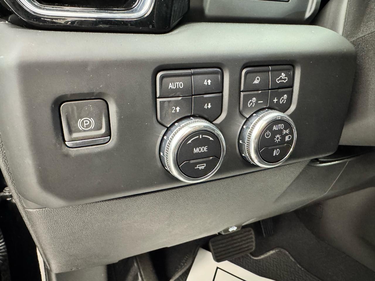 GMC Sierra 1500 4WD Crew Cab 157" Denali 2023
