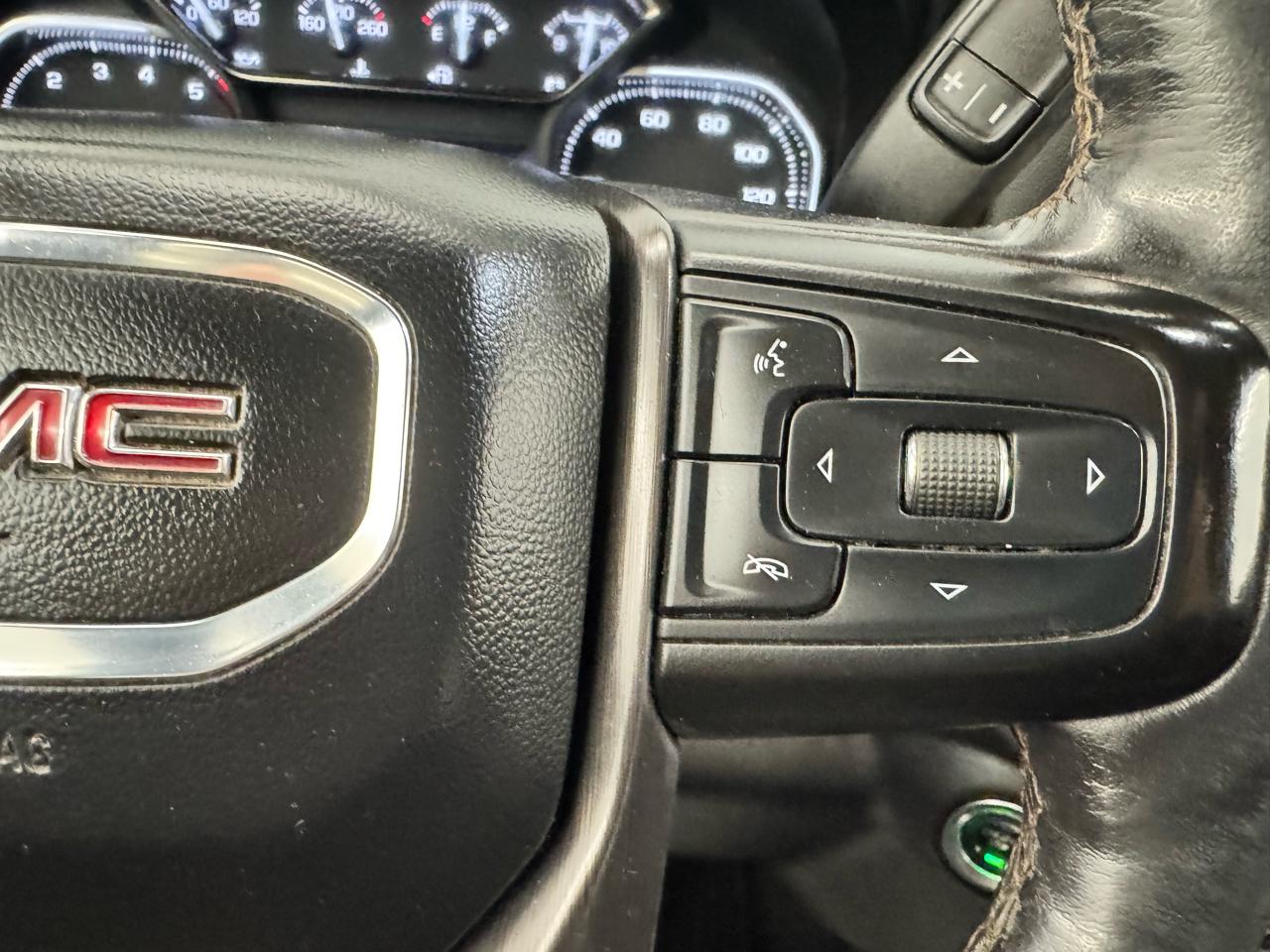 GMC Sierra 1500 4WD Crew Cab 147" AT4 2021
