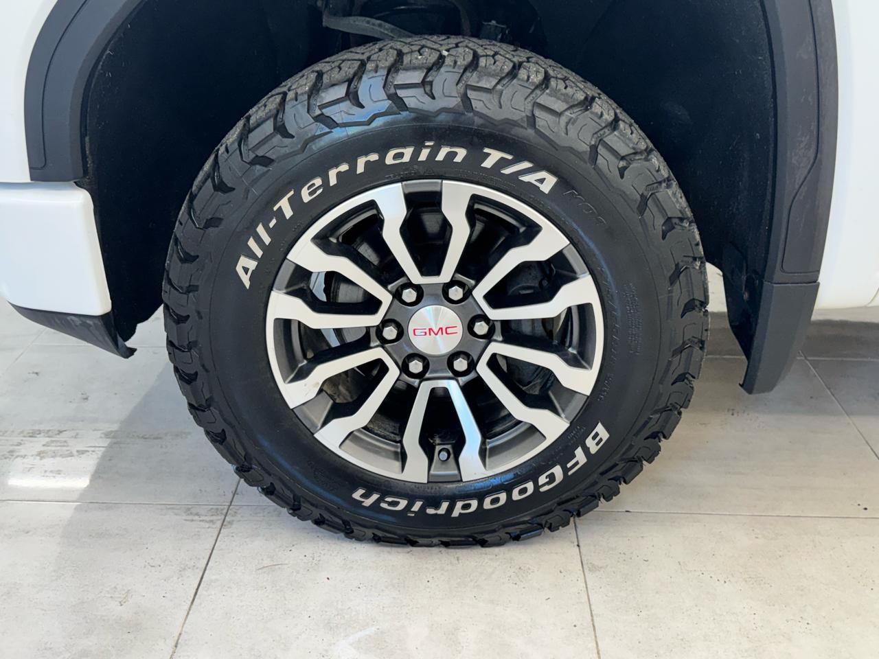 GMC Sierra 1500 4WD Crew Cab 147" AT4 2021