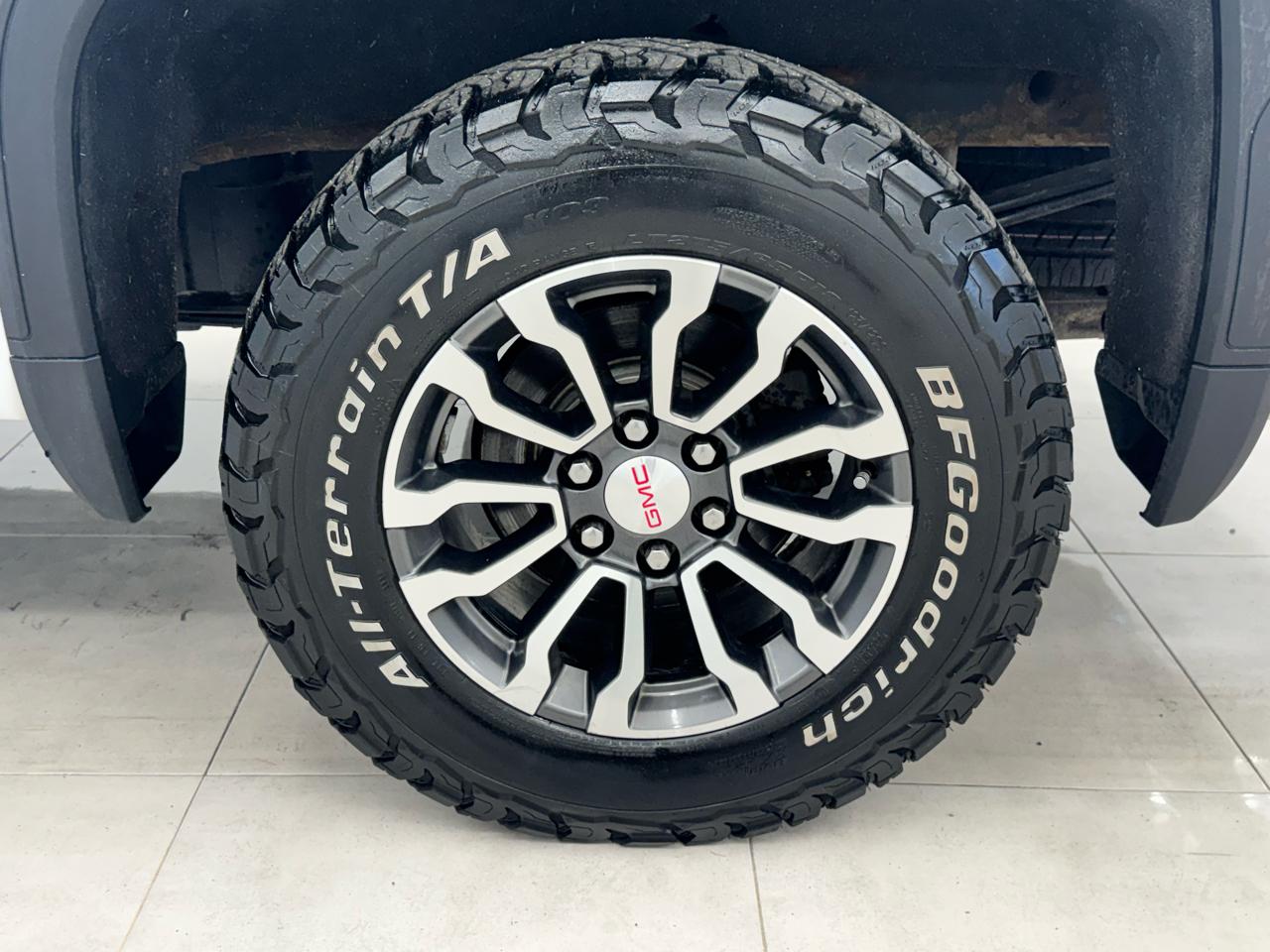 GMC Sierra 1500 4WD Crew Cab 147" AT4 2021