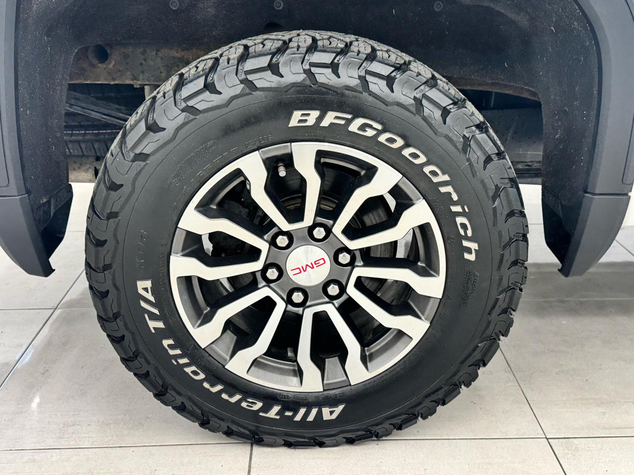 GMC Sierra 1500 4WD Crew Cab 147" AT4 2021