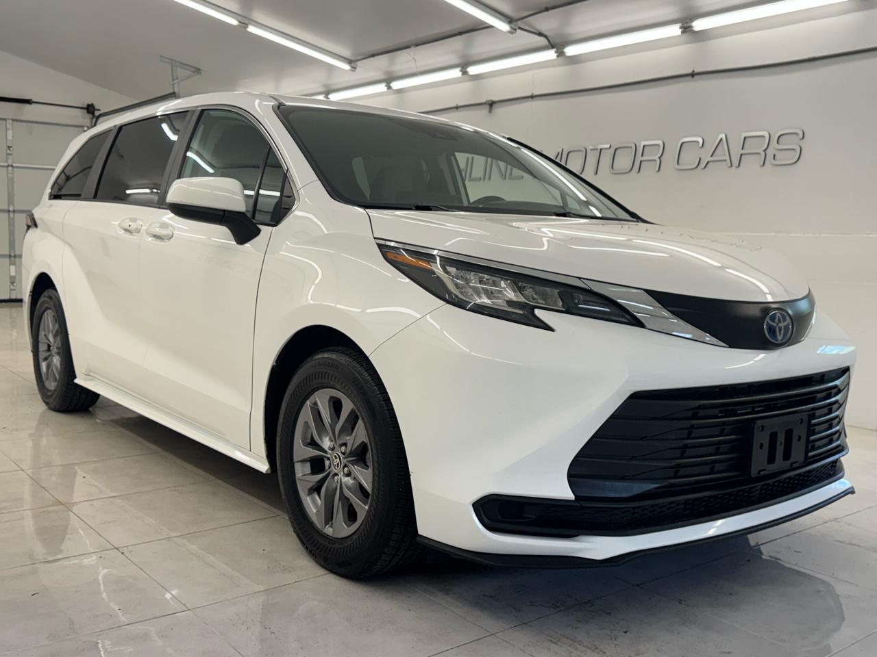 Toyota Sienna LE AWD 8-Passenger (Natl) 2022
