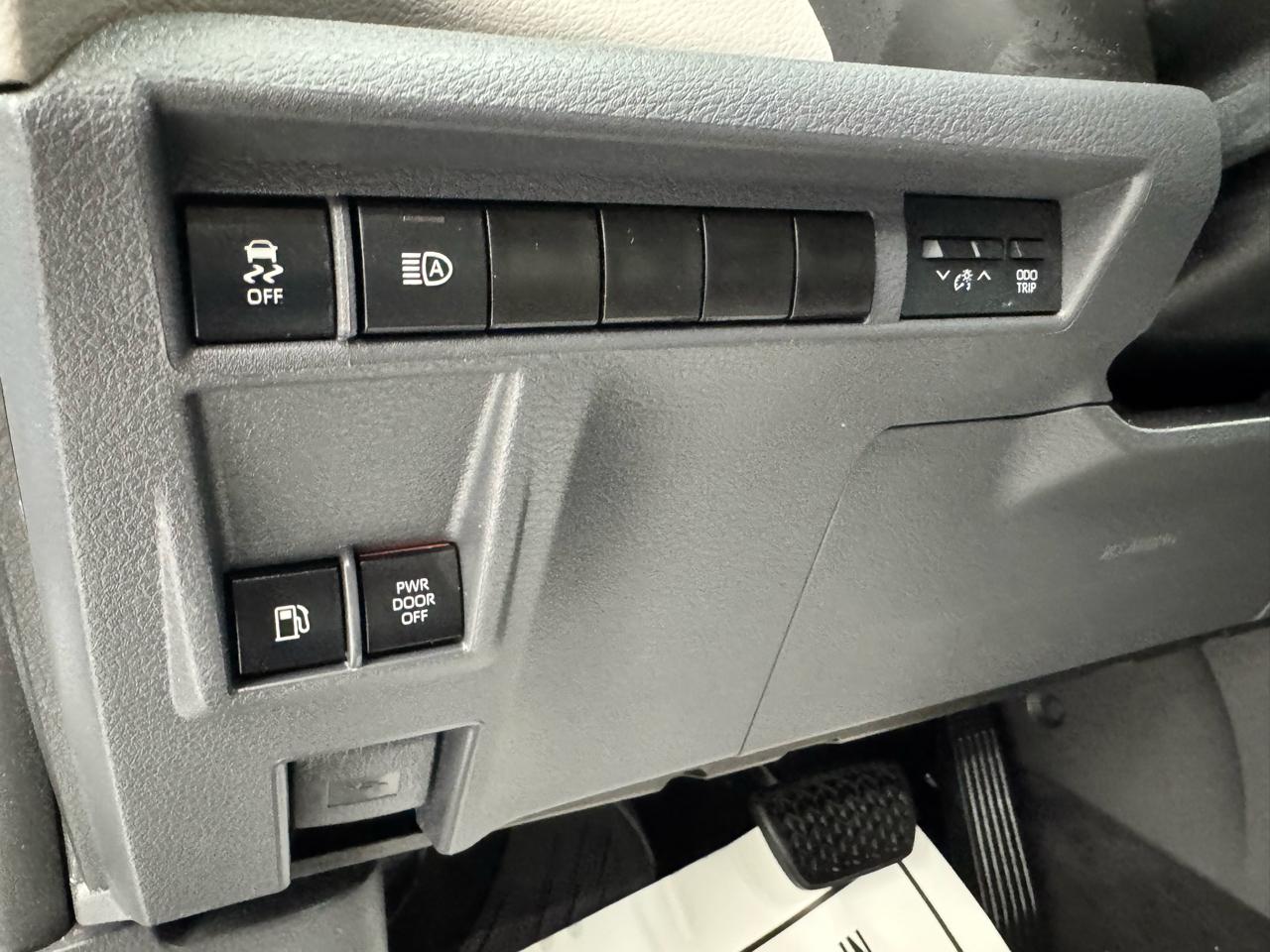 Toyota Sienna LE AWD 8-Passenger (Natl) 2022