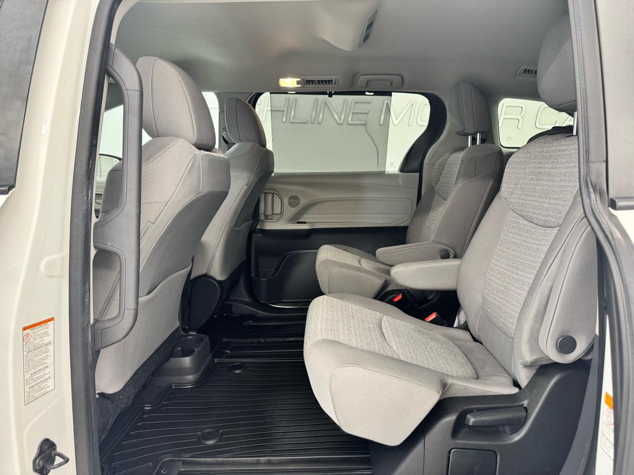 Toyota Sienna LE AWD 8-Passenger (Natl) 2022
