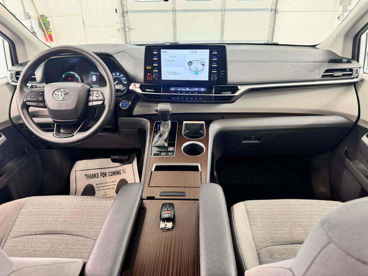Toyota Sienna LE AWD 8-Passenger (Natl) 2022
