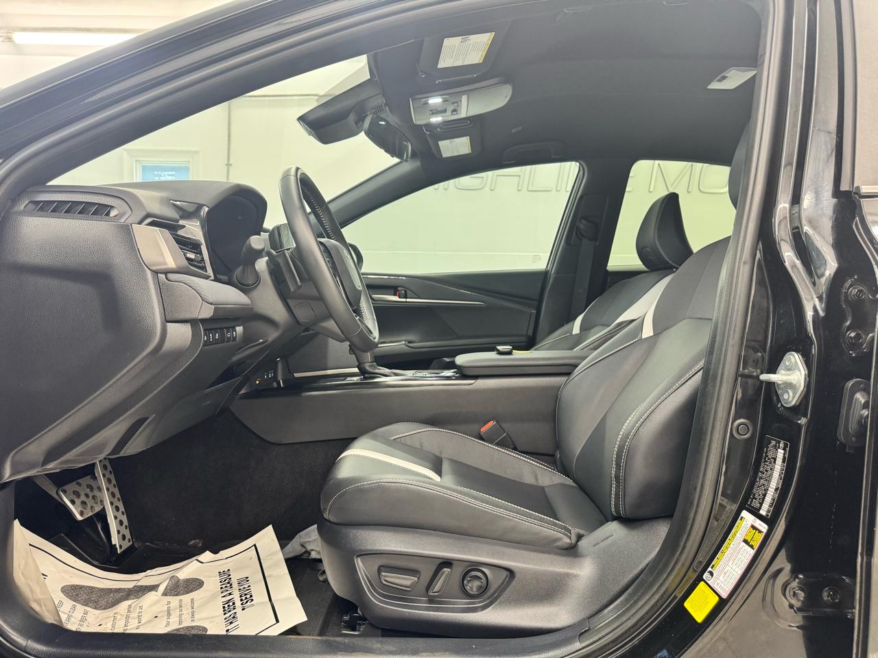 Toyota Camry XLE (Natl) 2025