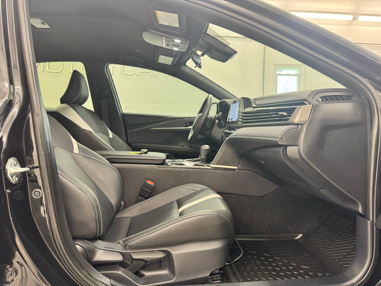Toyota Camry XLE (Natl) 2025
