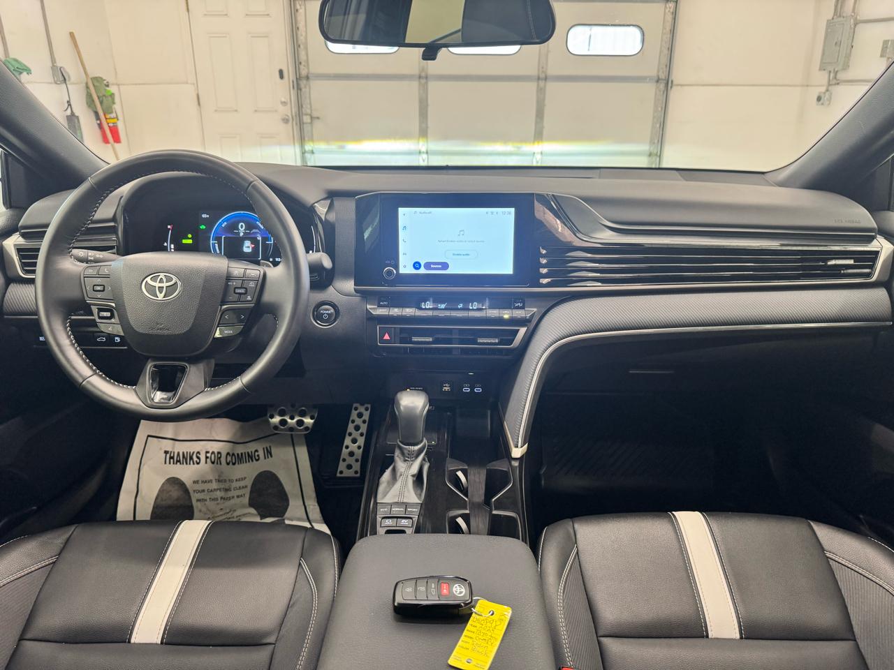 Toyota Camry XLE (Natl) 2025