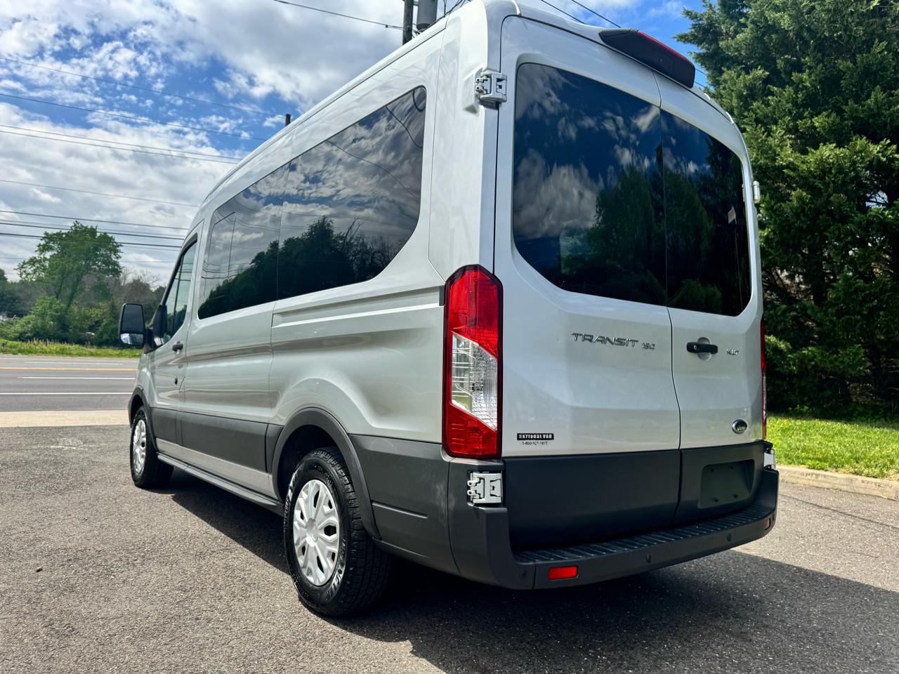 Ford Transit Passenger Wagon T-150 130" Med Roof XLT Sliding RH Dr 2018