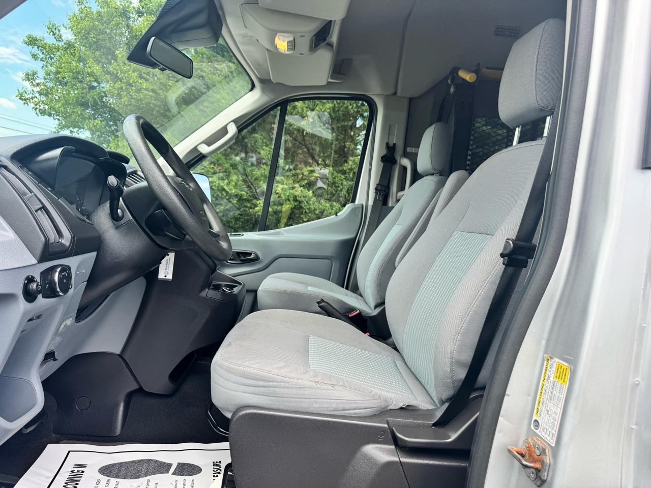 Ford Transit Passenger Wagon T-150 130" Med Roof XLT Sliding RH Dr 2018
