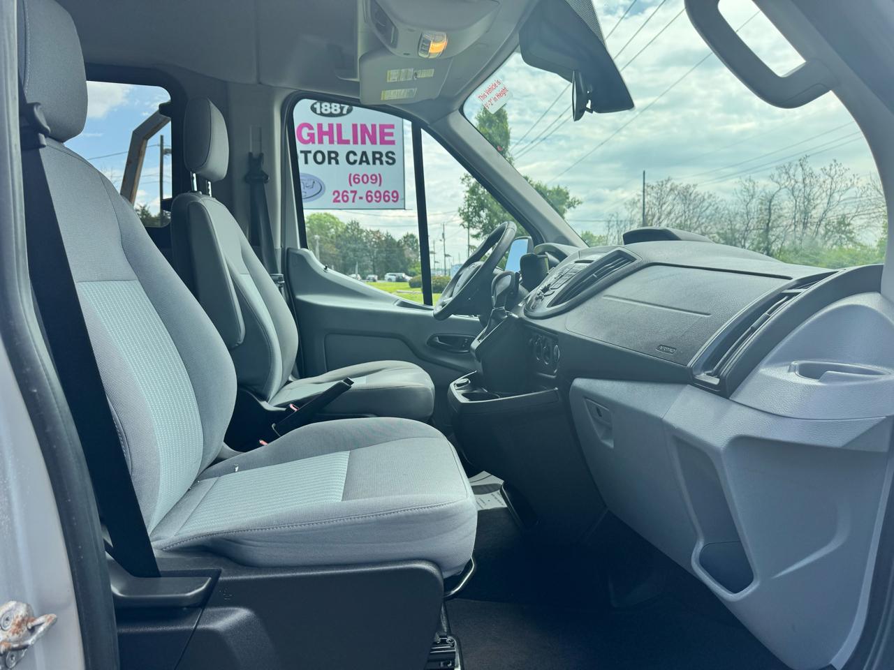Ford Transit Passenger Wagon T-150 130" Med Roof XLT Sliding RH Dr 2018