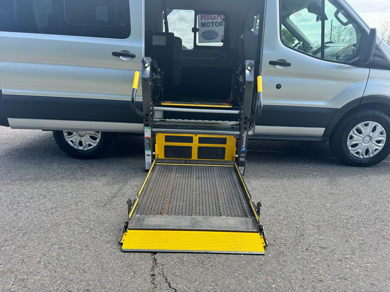 Ford Transit Passenger Wagon T-150 130" Med Roof XLT Sliding RH Dr 2018