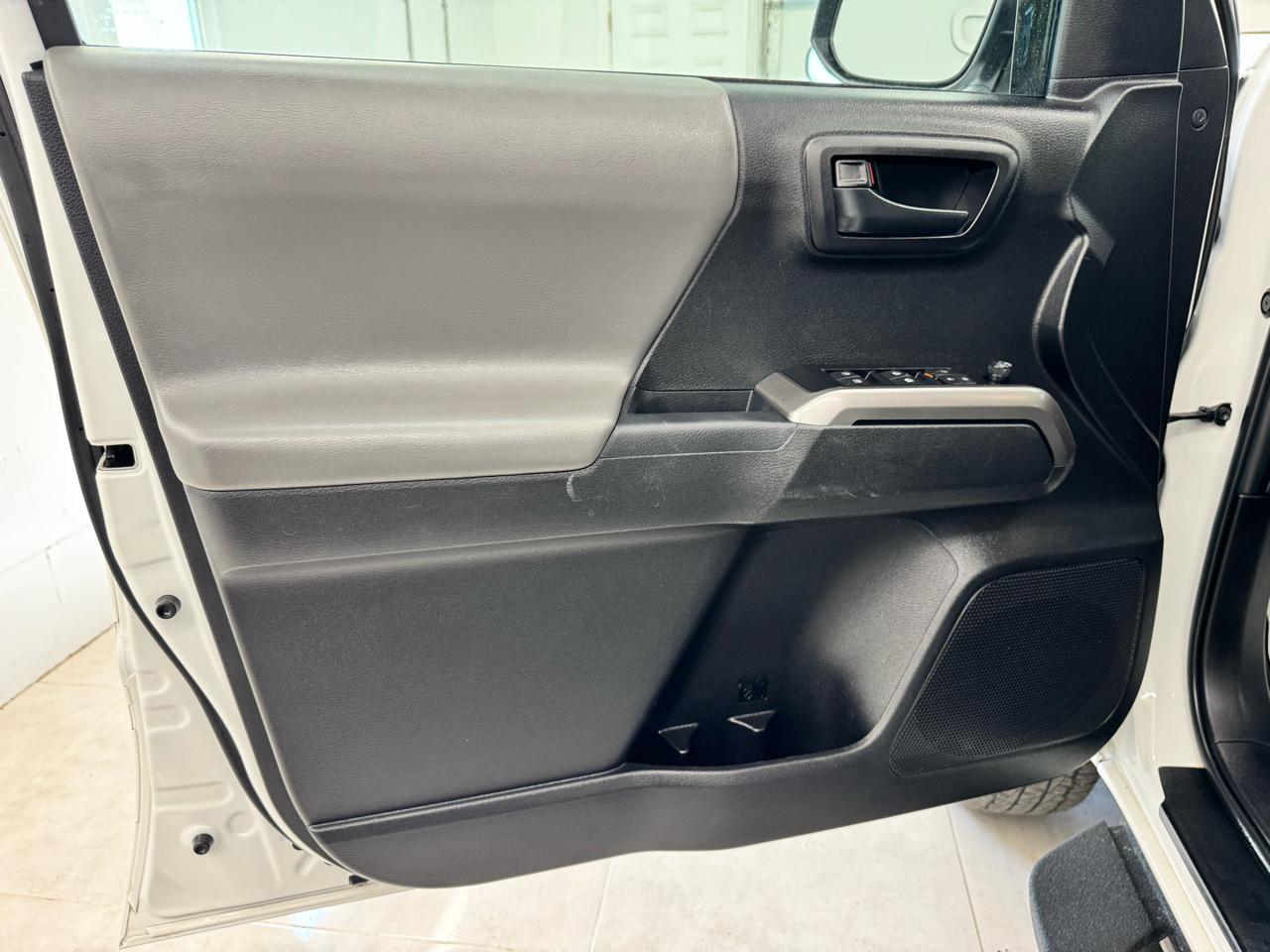 Toyota Tacoma 4WD TRD Off Road Double Cab 5' Bed V6 MT (Natl) 2023