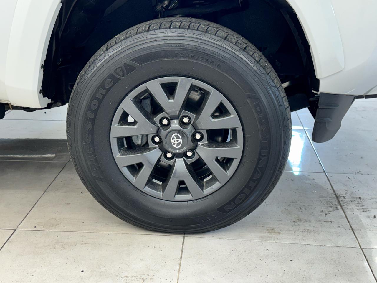 Toyota Tacoma 4WD TRD Off Road Double Cab 5' Bed V6 MT (Natl) 2023