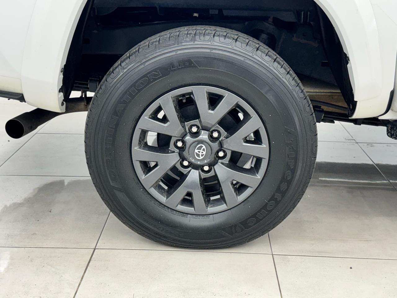 Toyota Tacoma 4WD TRD Off Road Double Cab 5' Bed V6 MT (Natl) 2023