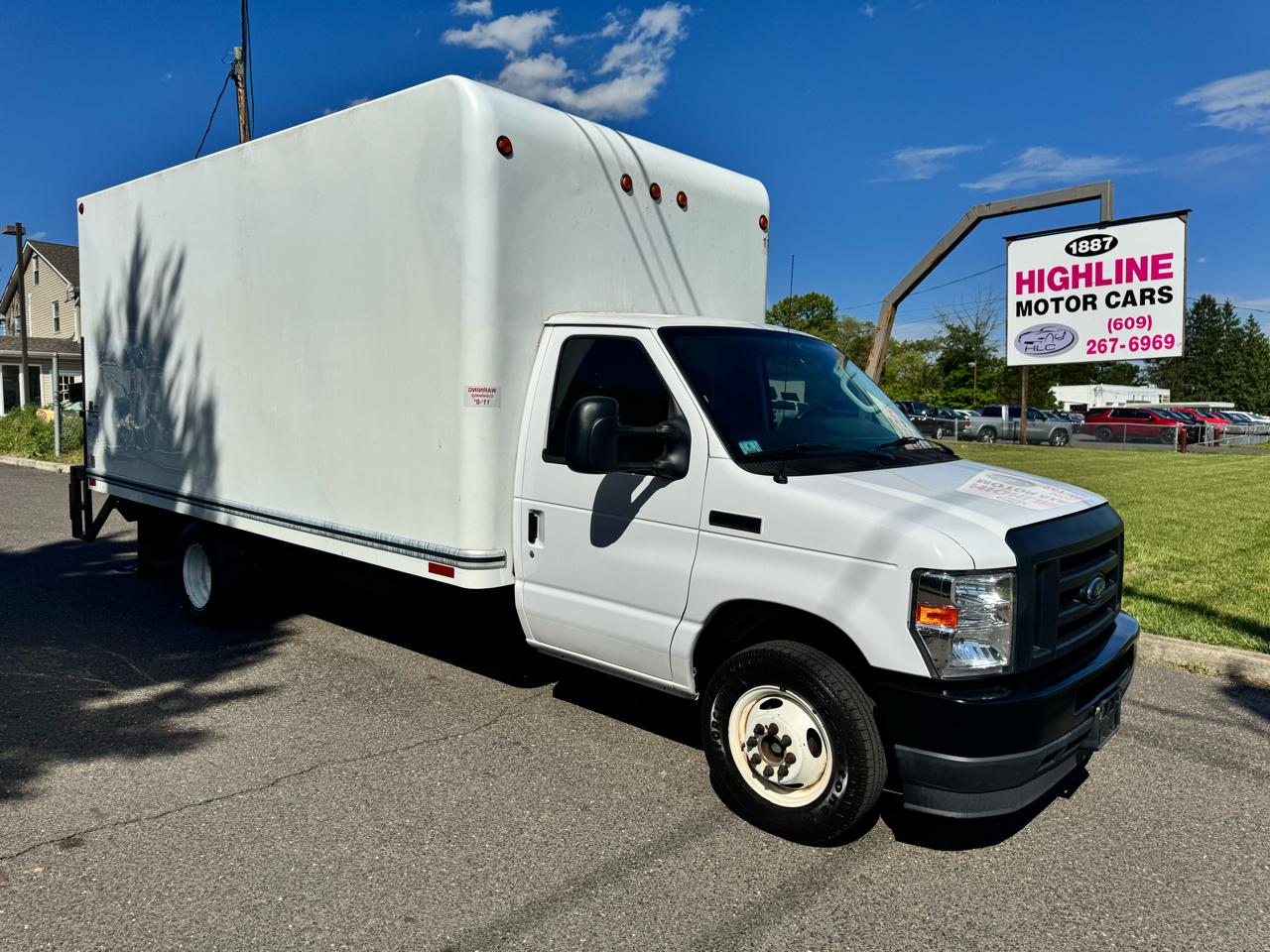 Ford E-Series Cutaway E-350 SRW 138" WB 2021