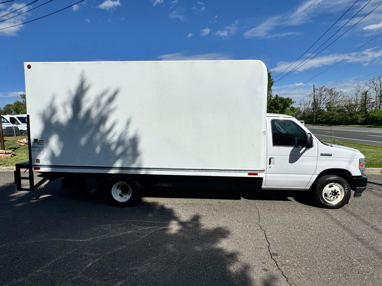 Ford E-Series Cutaway E-350 SRW 138" WB 2021