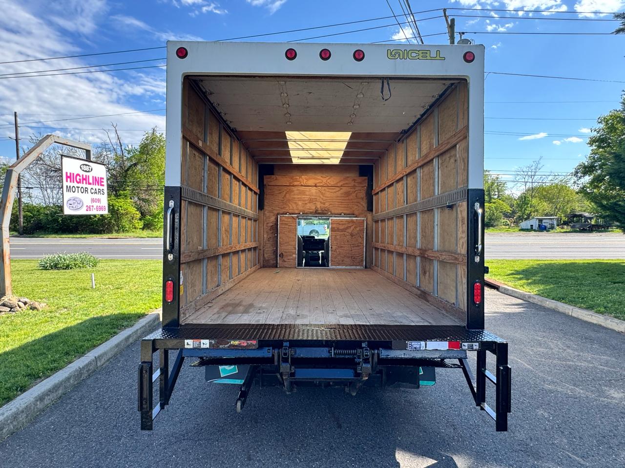 Ford E-Series Cutaway E-350 SRW 138" WB 2021