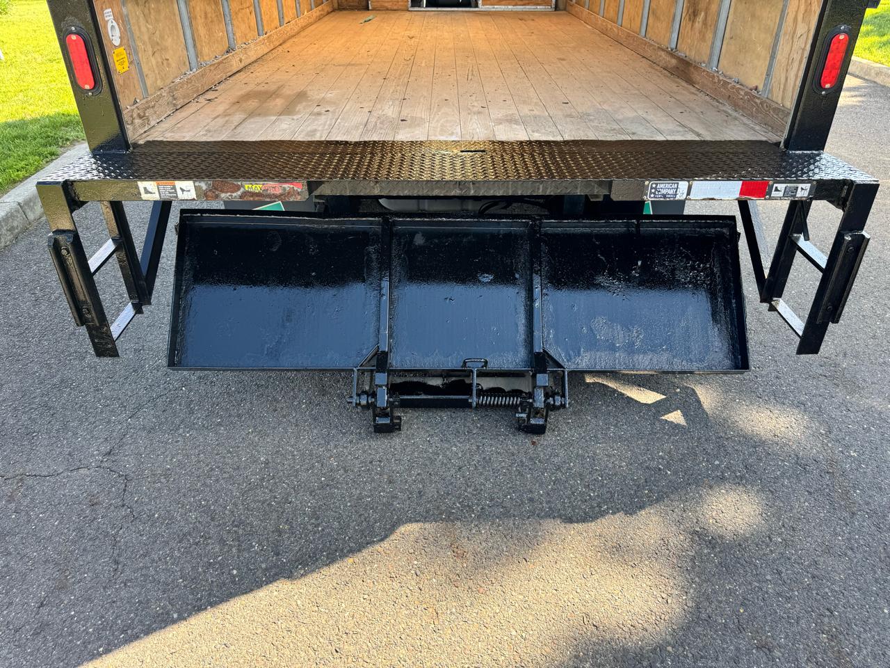 Ford E-Series Cutaway E-350 SRW 138" WB 2021