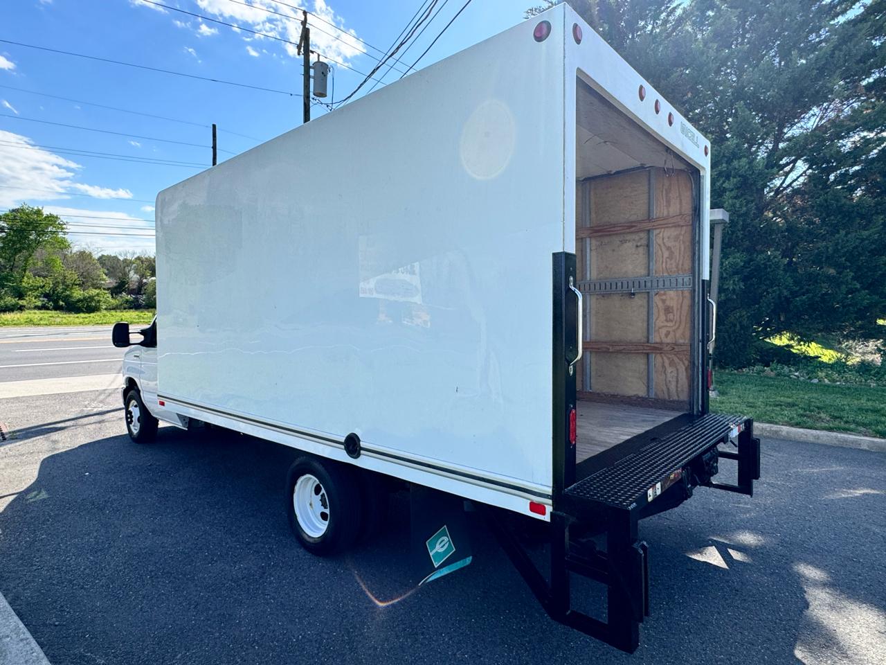 Ford E-Series Cutaway E-350 SRW 138" WB 2021