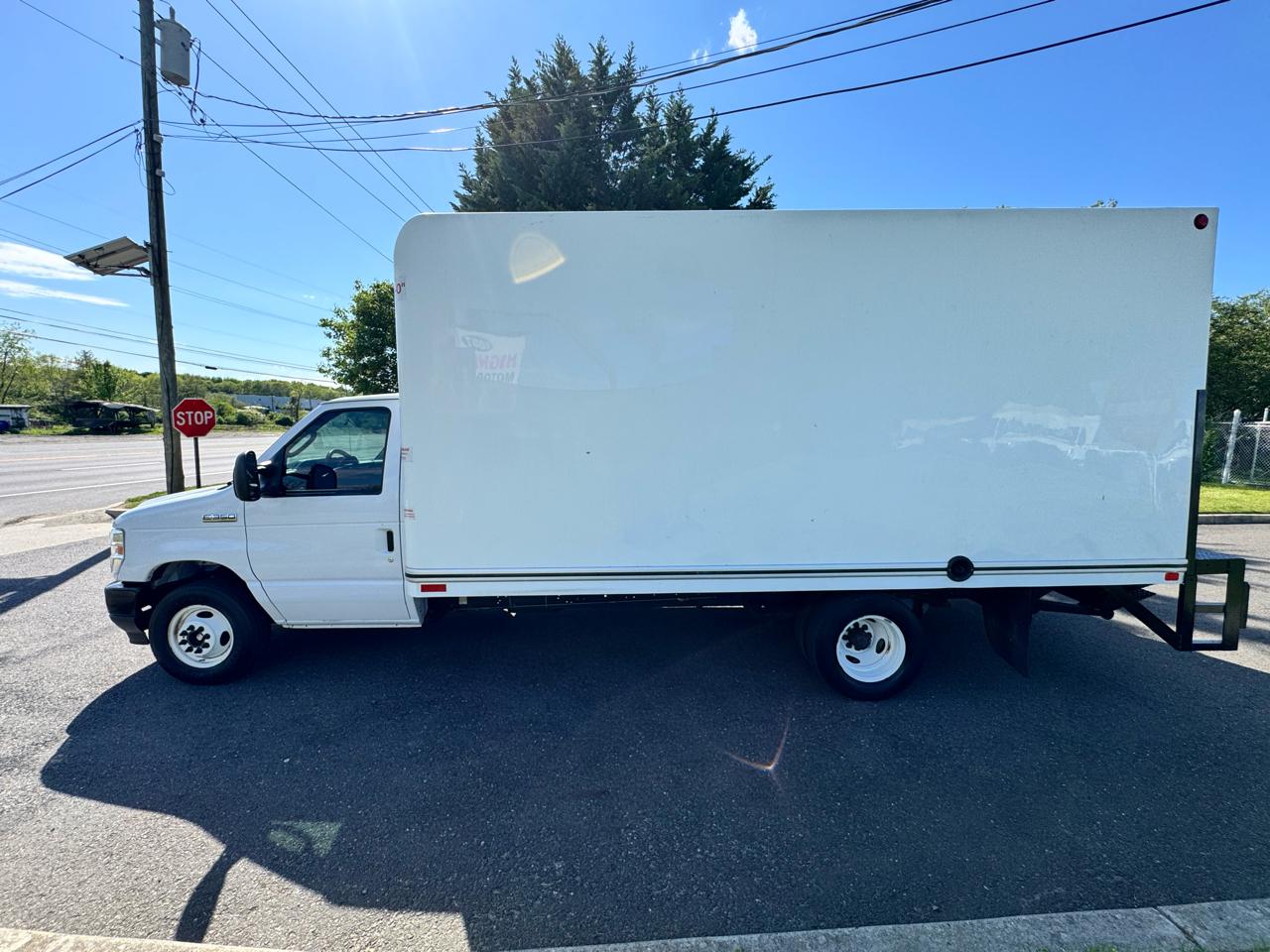 Ford E-Series Cutaway E-350 SRW 138" WB 2021