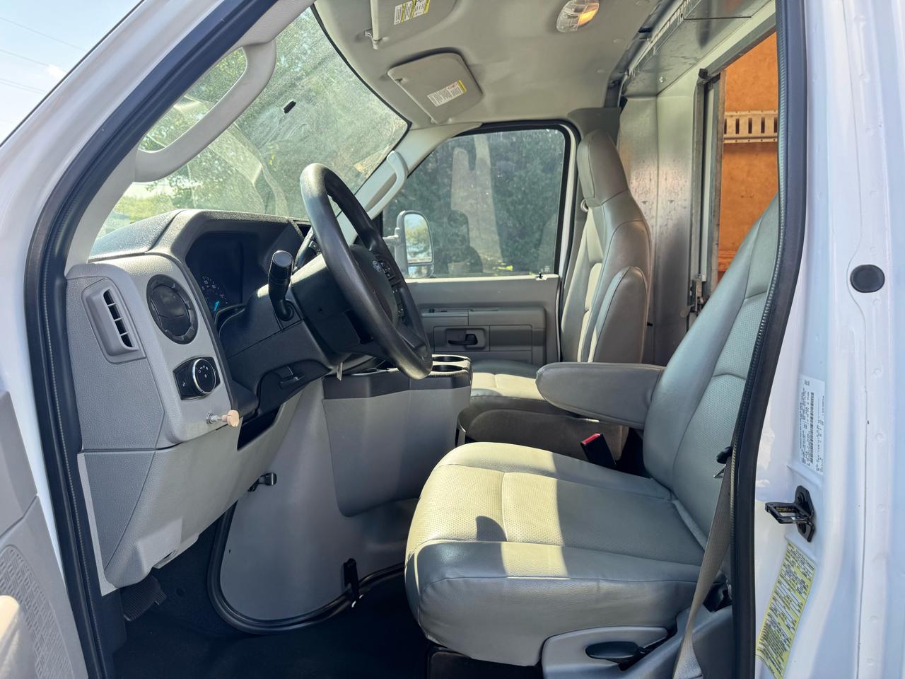 Ford E-Series Cutaway E-350 SRW 138" WB 2021