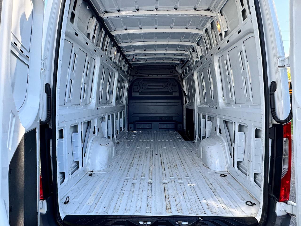 Mercedes-Benz Sprinter Van 2500 High Roof I4 Diesel HO 170" RWD 2024
