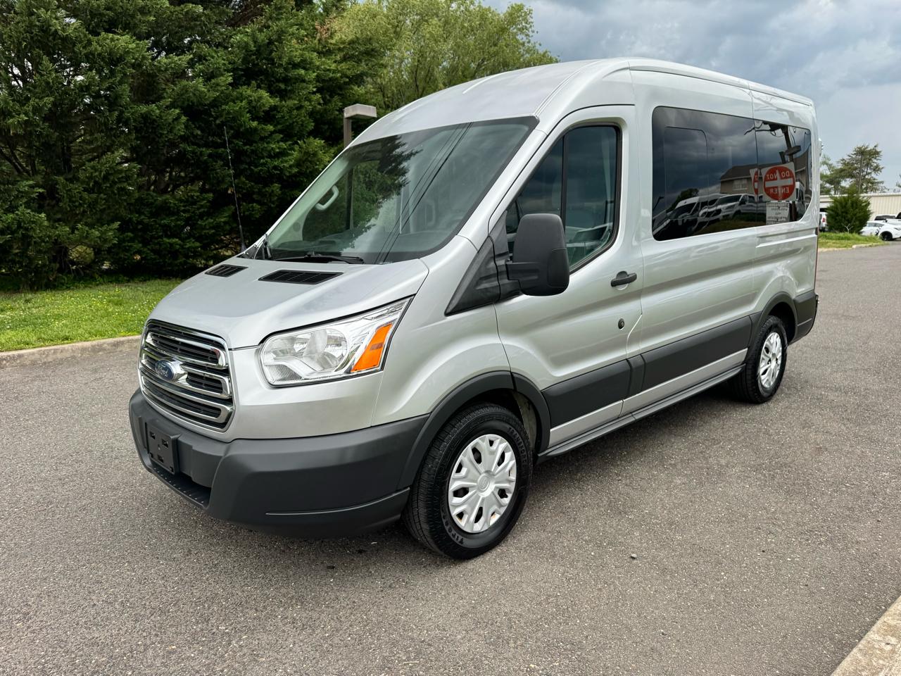 Ford Transit Passenger Wagon T-150 130" Med Roof XLT Sliding RH Dr 2018