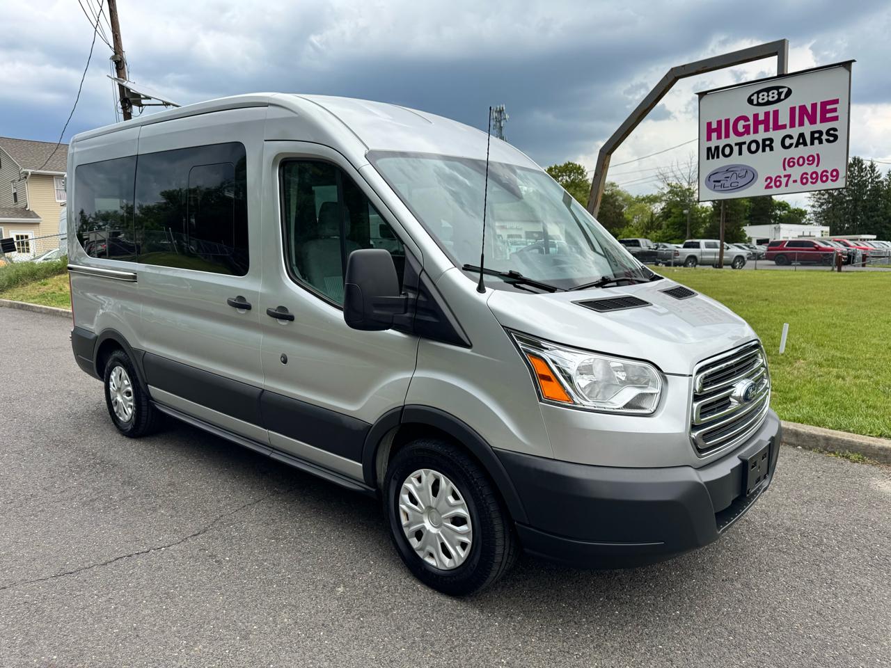 Ford Transit Passenger Wagon T-150 130" Med Roof XLT Sliding RH Dr 2018