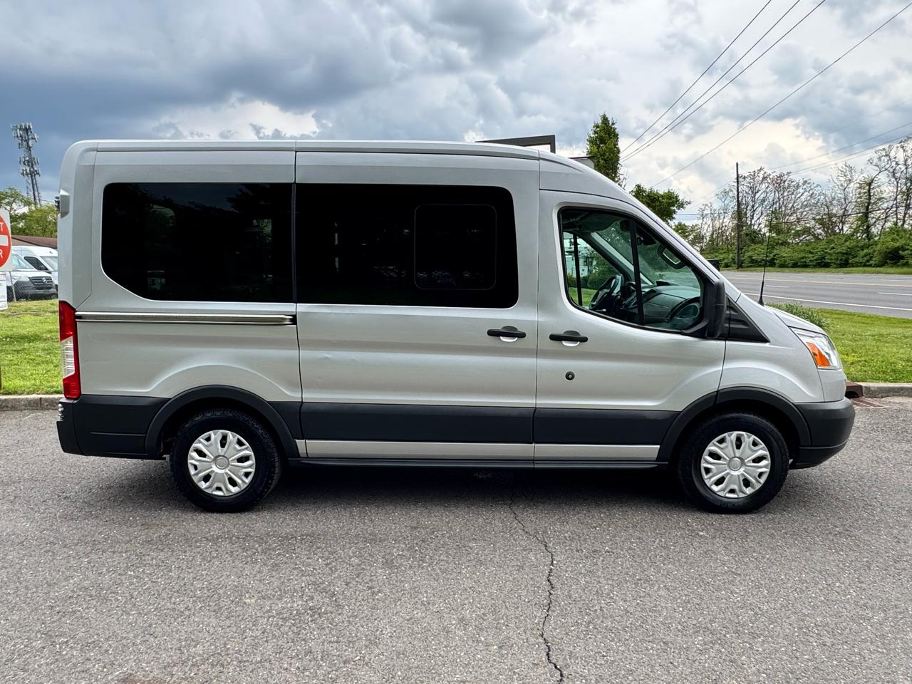 Ford Transit Passenger Wagon T-150 130" Med Roof XLT Sliding RH Dr 2018