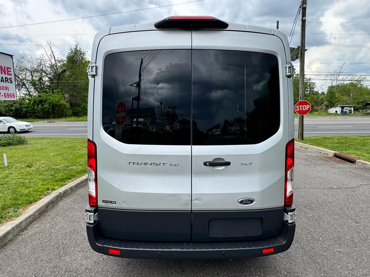 Ford Transit Passenger Wagon T-150 130" Med Roof XLT Sliding RH Dr 2018