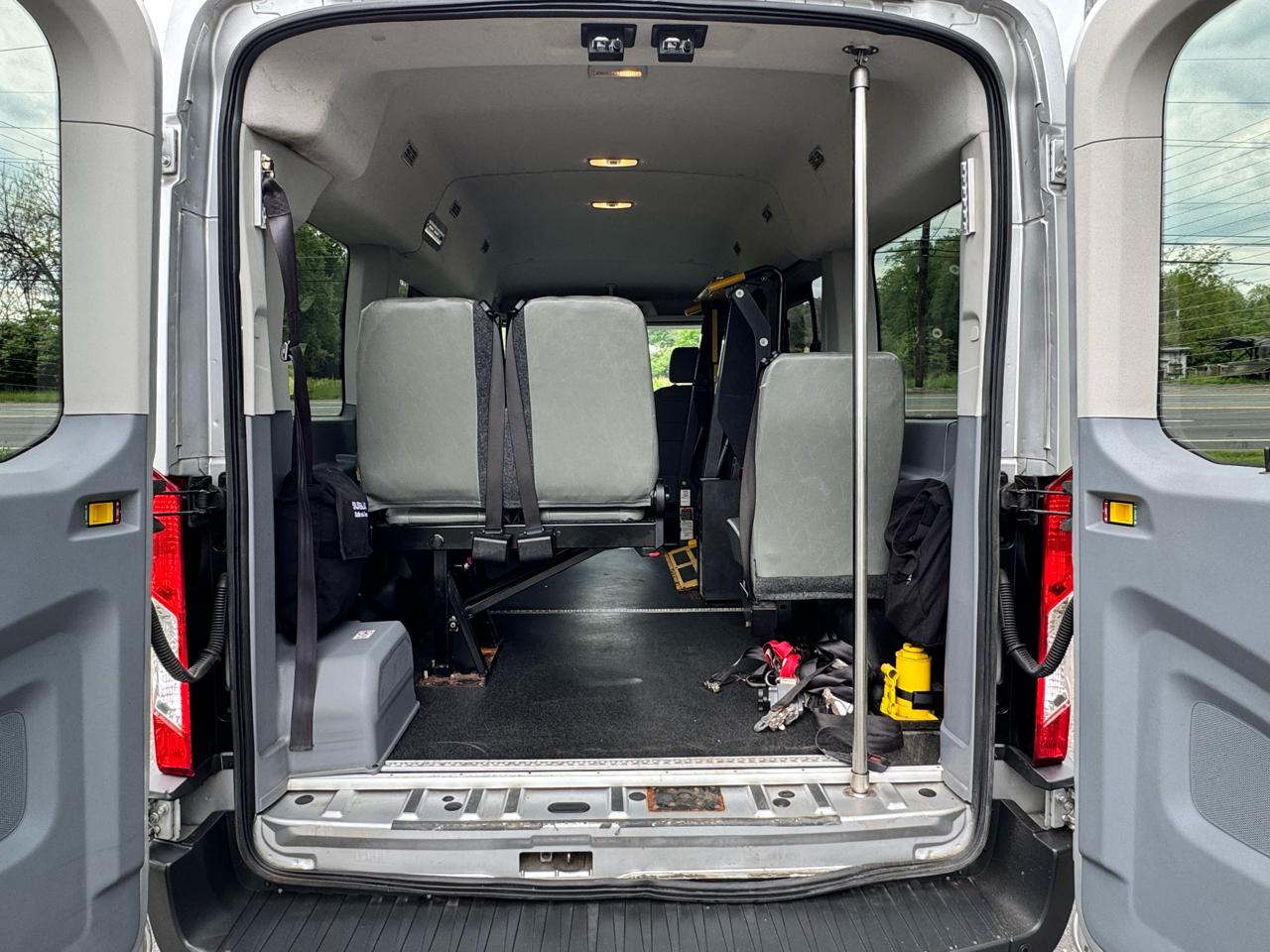 Ford Transit Passenger Wagon T-150 130" Med Roof XLT Sliding RH Dr 2018