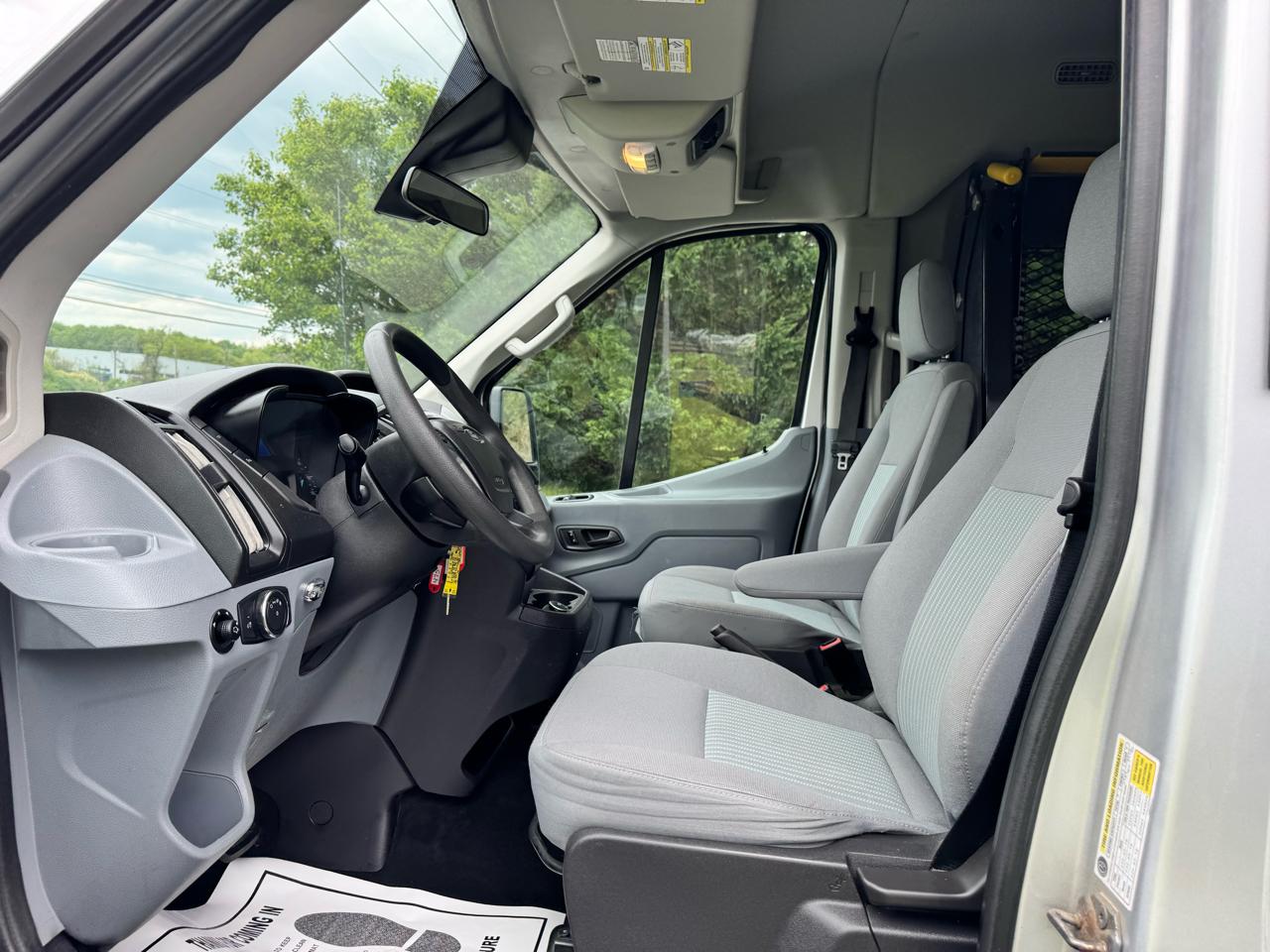 Ford Transit Passenger Wagon T-150 130" Med Roof XLT Sliding RH Dr 2018
