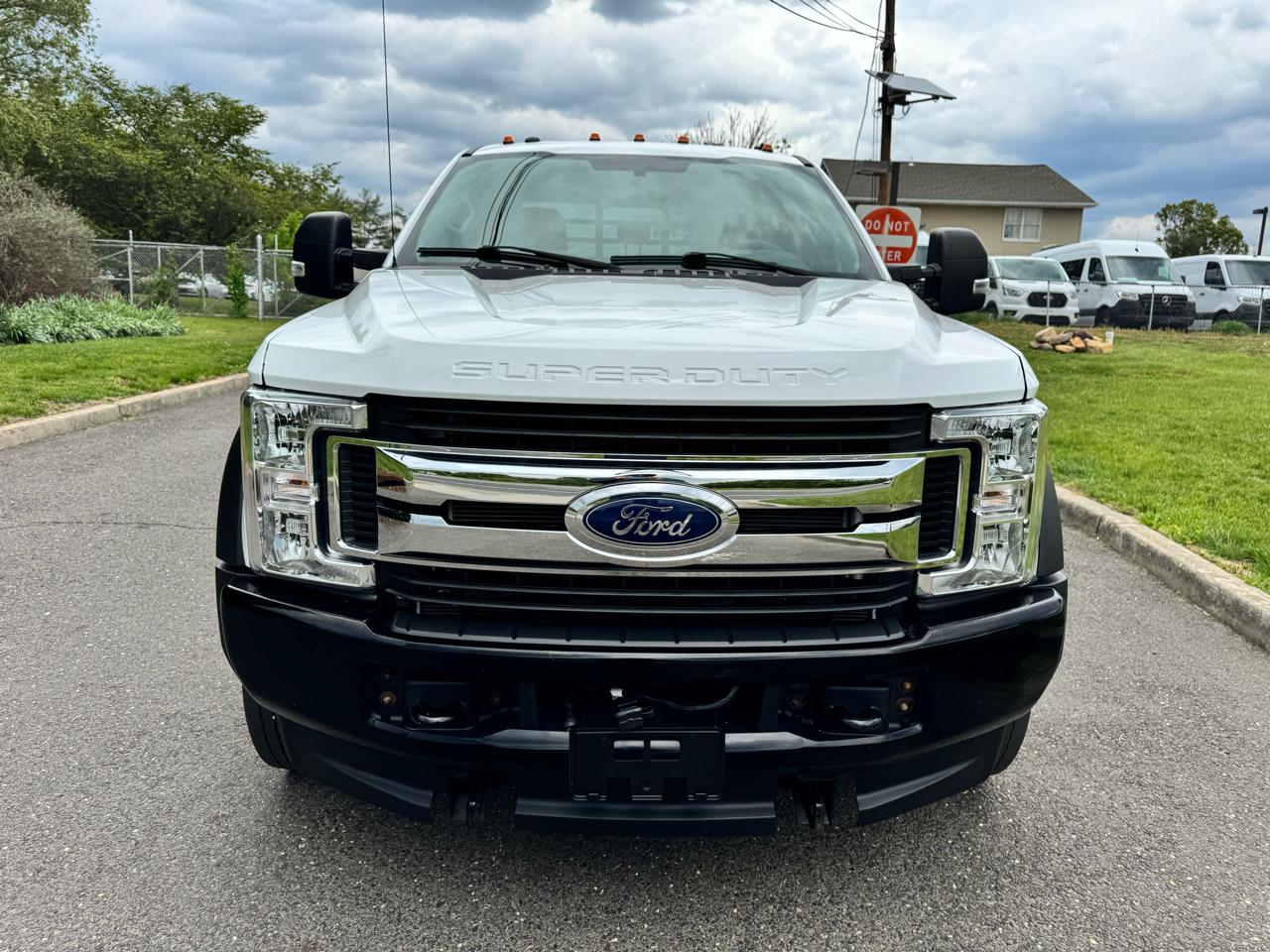 Ford Super Duty F-450 DRW XLT 4WD SuperCab 168" WB 60" CA XLT 2017