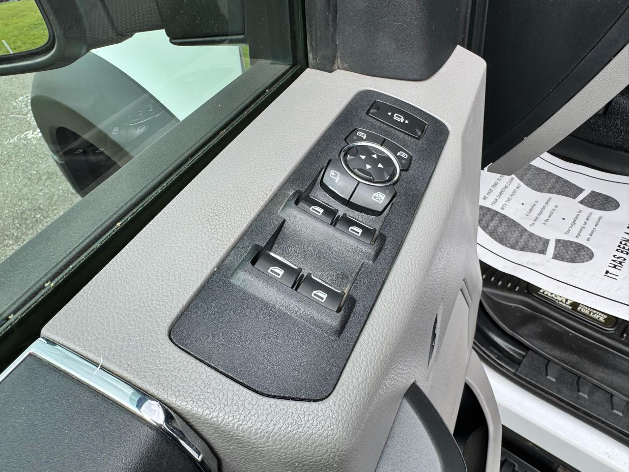 Ford Super Duty F-450 DRW XLT 4WD SuperCab 168" WB 60" CA XLT 2017