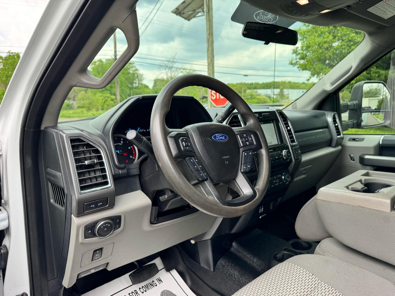 Ford Super Duty F-450 DRW XLT 4WD SuperCab 168" WB 60" CA XLT 2017