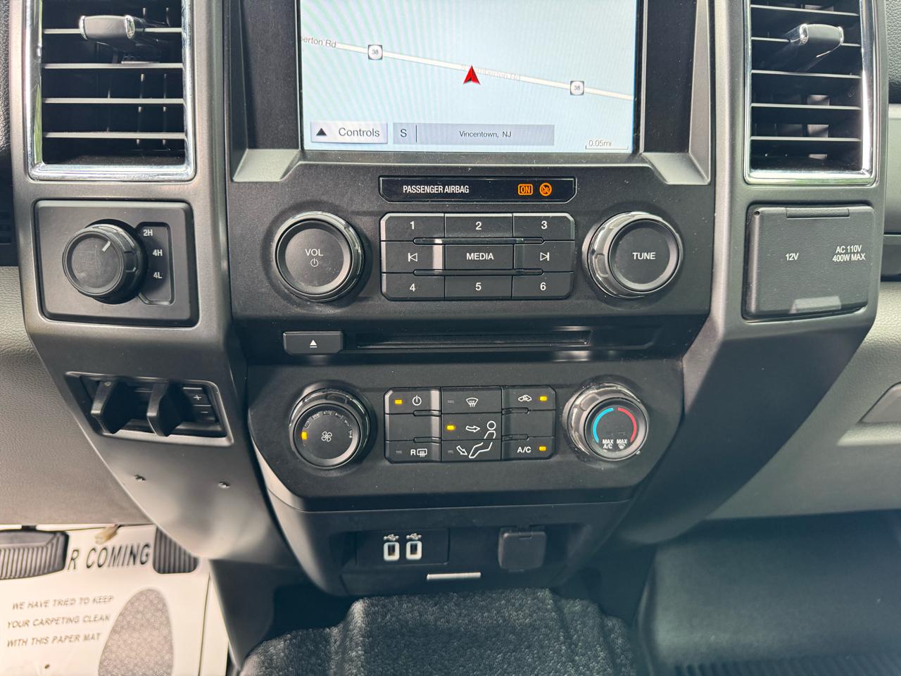 Ford Super Duty F-450 DRW XLT 4WD SuperCab 168" WB 60" CA XLT 2017