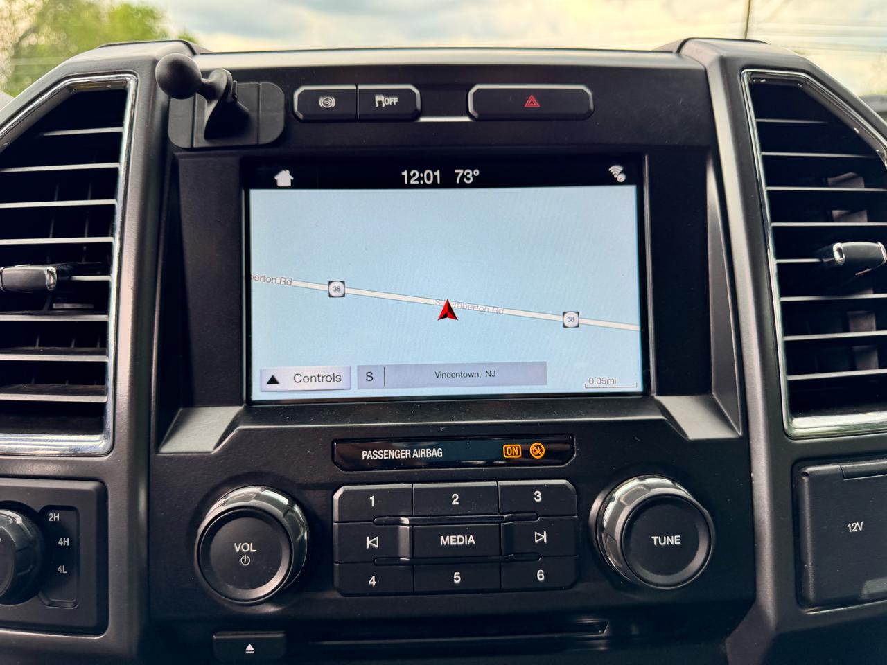 Ford Super Duty F-450 DRW XLT 4WD SuperCab 168" WB 60" CA XLT 2017