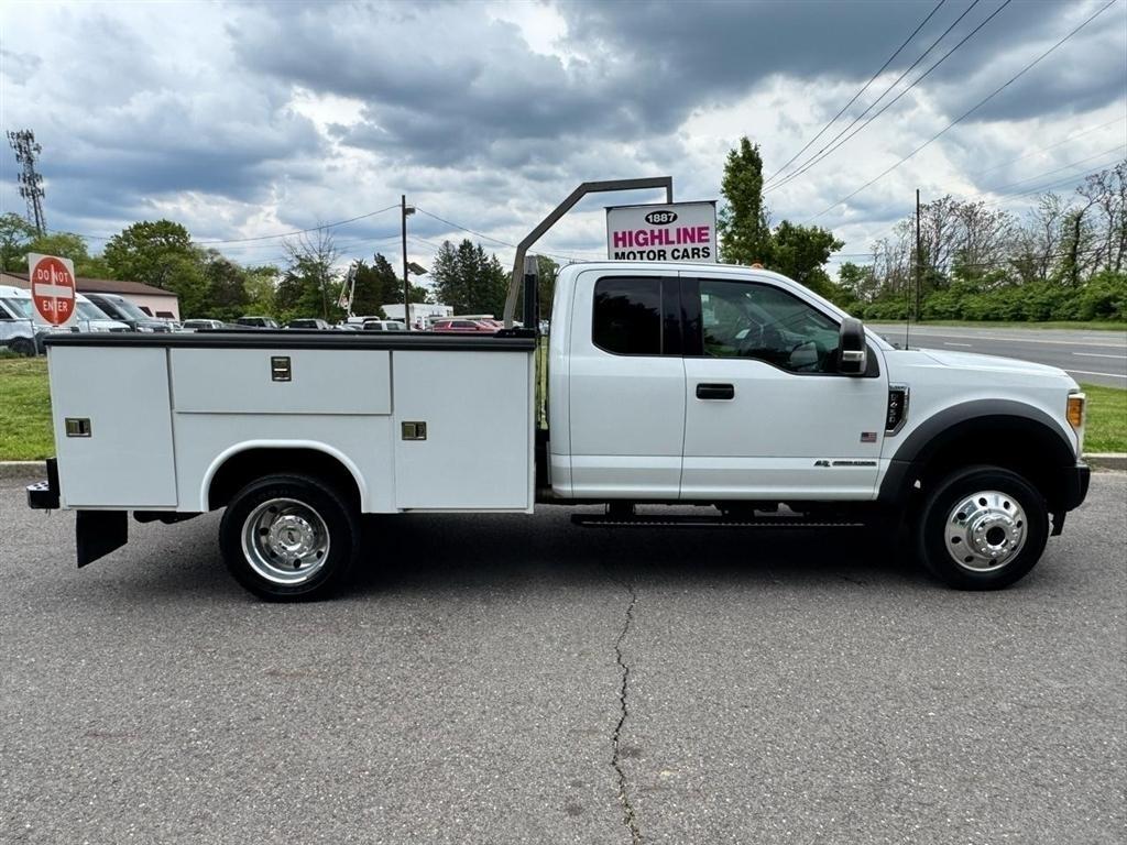 Ford Super Duty F-450 DRW XLT 4WD SuperCab 168" WB 60" CA XLT 2017