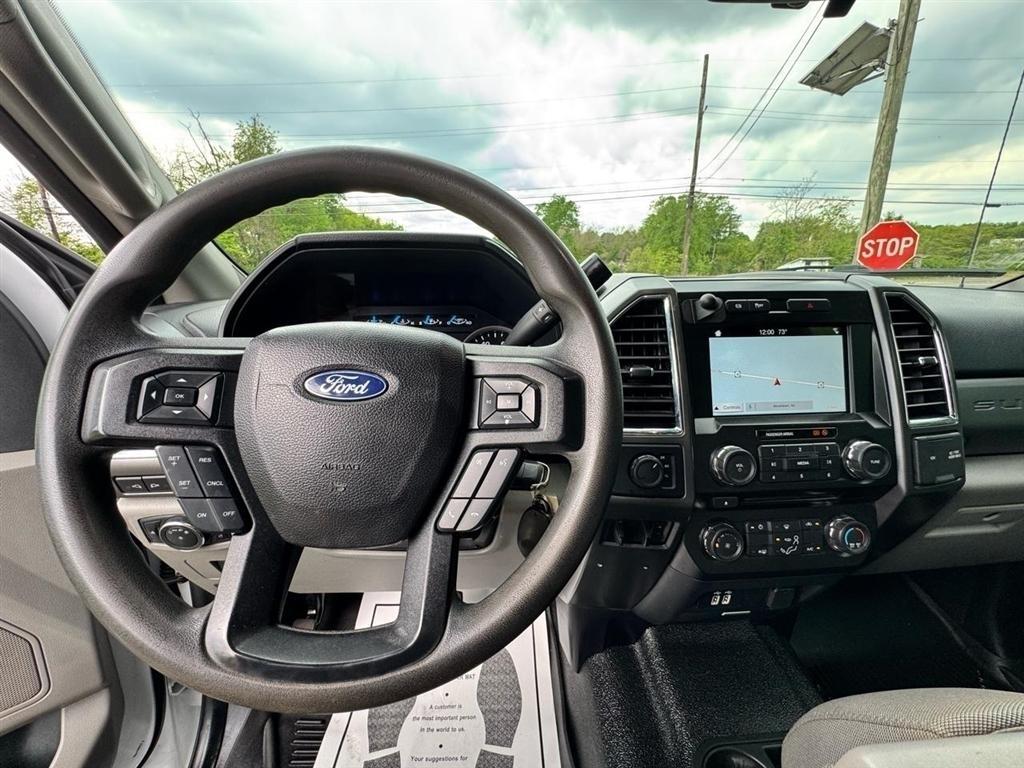 Ford Super Duty F-450 DRW XLT 4WD SuperCab 168" WB 60" CA XLT 2017