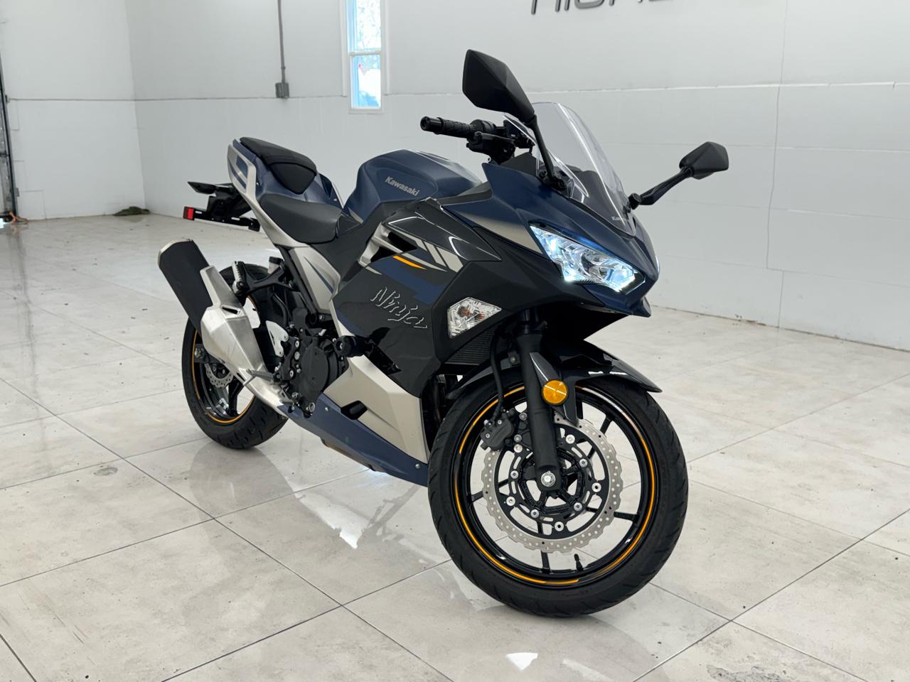 Kawasaki Ninja 300 ABS  2023