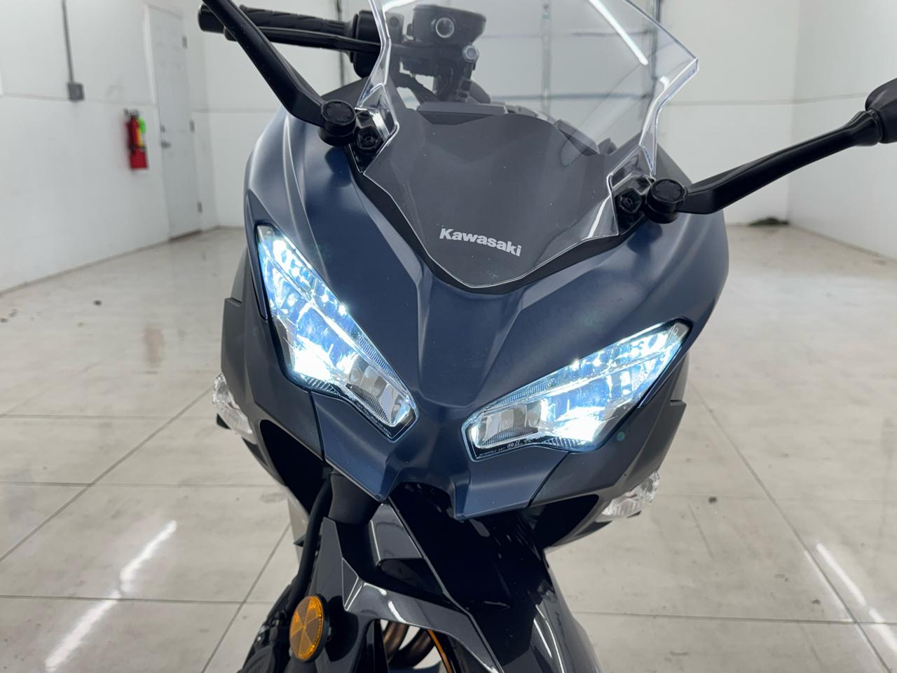 Kawasaki Ninja 300 ABS  2023
