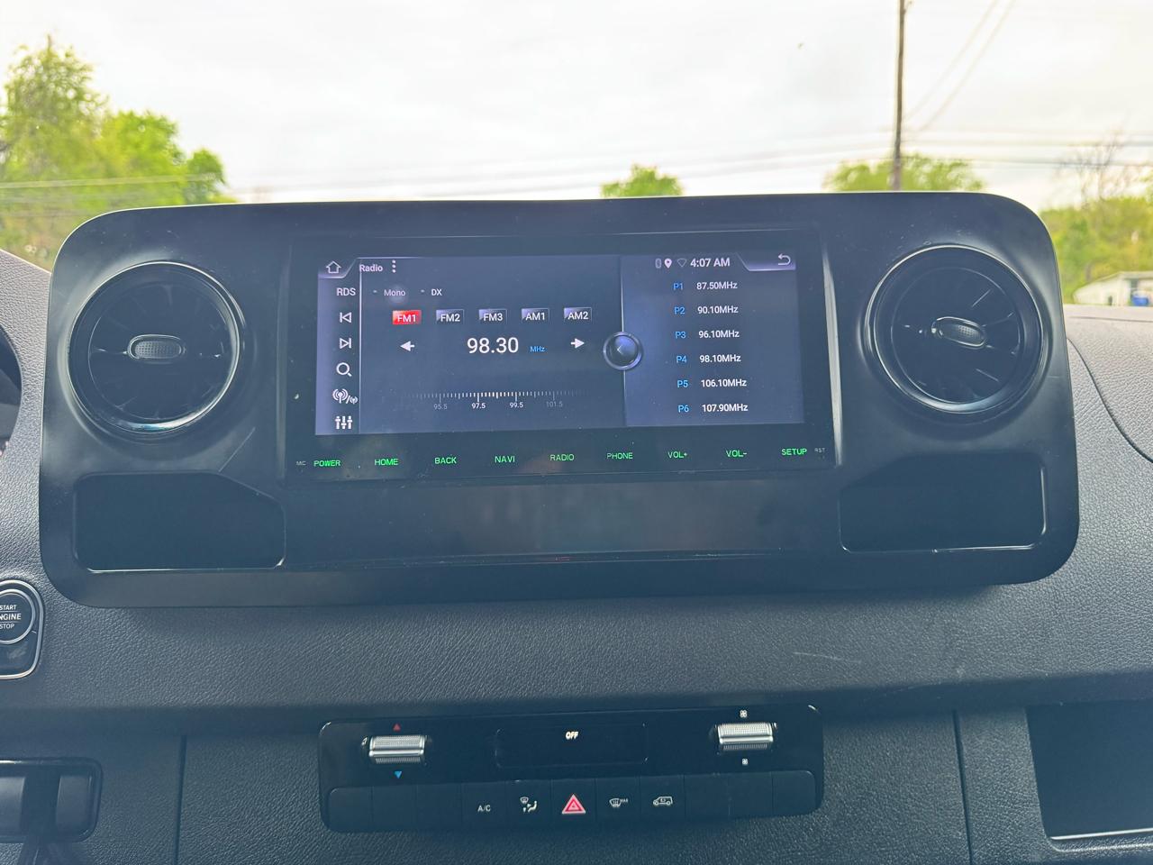 Mercedes-Benz Sprinter Cargo Van 1500 Standard Roof I4 144" RWD 2019