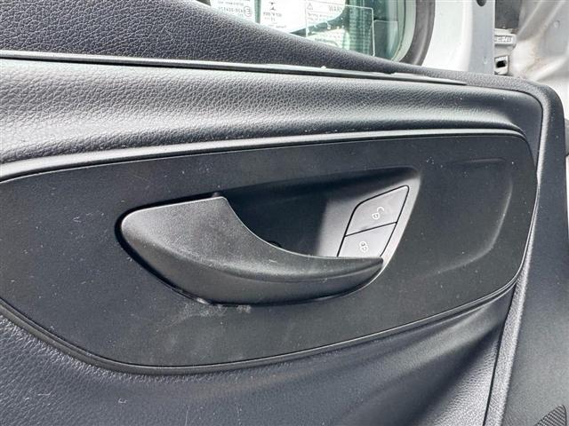 Mercedes-Benz Sprinter Cargo Van 1500 Standard Roof I4 144" RWD 2019