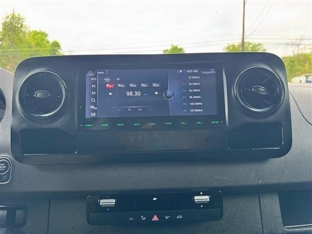Mercedes-Benz Sprinter Cargo Van 1500 Standard Roof I4 144" RWD 2019